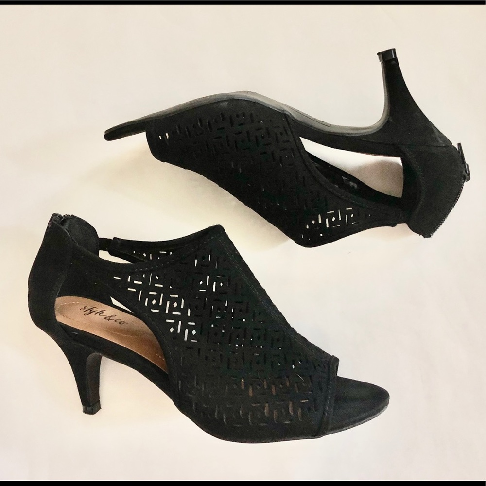 Patterned open-toed heels